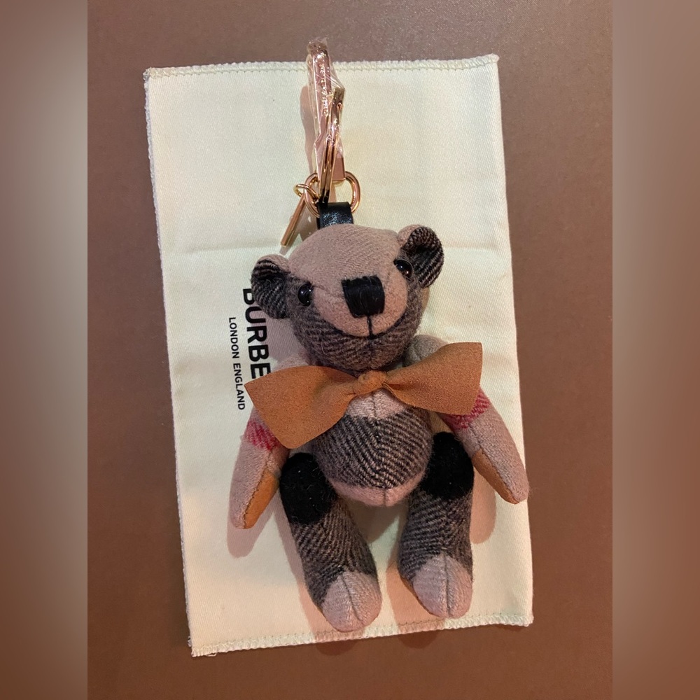 BURBERRY Thomas Bear Charm With Bow Tie Keychain With Dust Bag NWOT - Picture 5 of 8